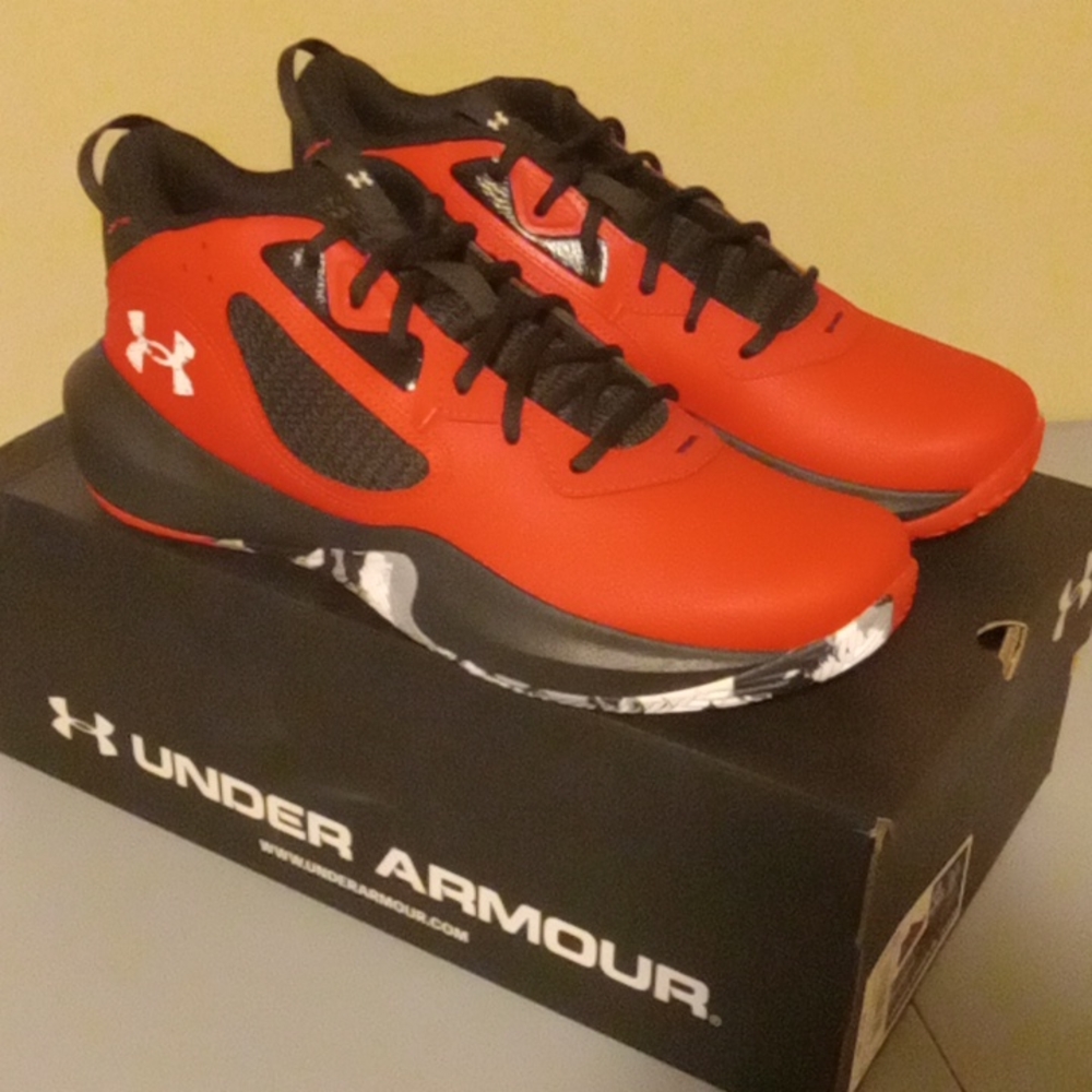 UA Under Armour Unisex Lockdown 6 Basketball Shoes